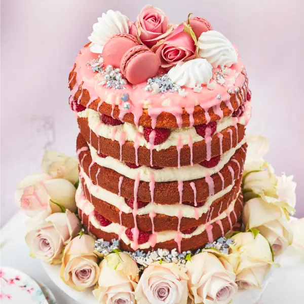 Naked Cake mit Himbeeren