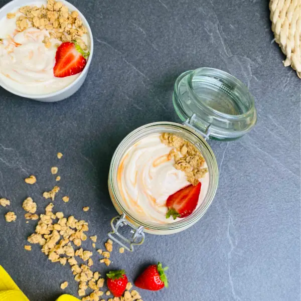 Erdbeer-Joghurt mit Granola