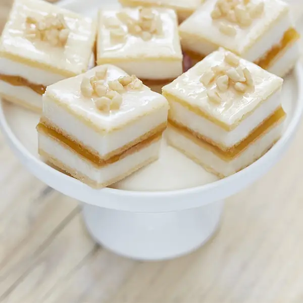 Haselnuss-Aprikosen-Petits Fours